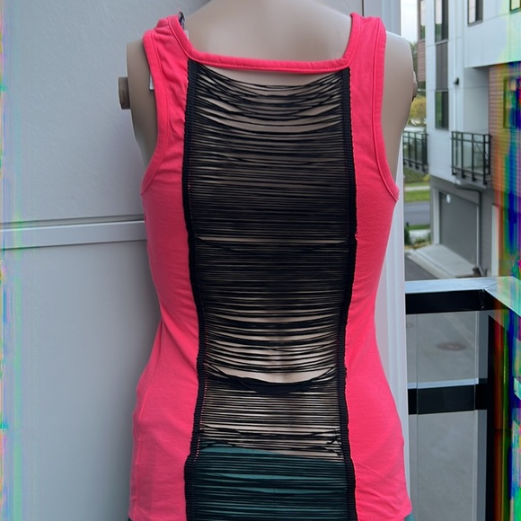 Pink tank Top size SP - Picture 2 of 3